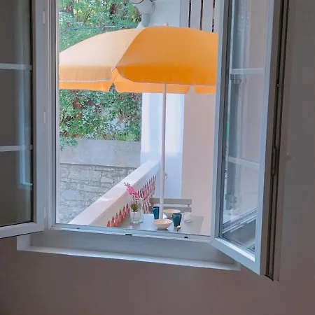 Apartment Balcon, Intra Muros, Climatise Avec Wifi *