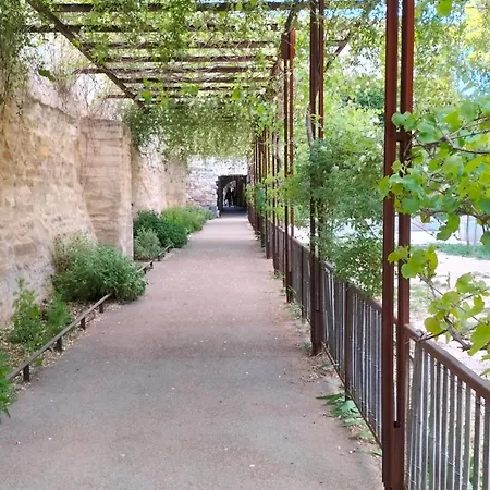 Balcon, Intra Muros, Climatise Avec Wifi *